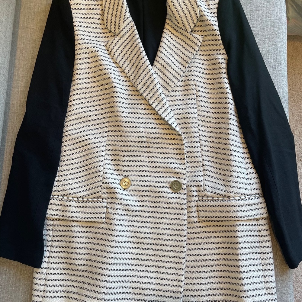 Finders keepers navy blazer